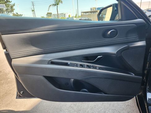 Used 2025 Hyundai Elantra Sport FWD image 19