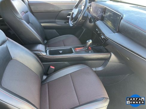 Certified 2025 Nissan Kicks SR image 12