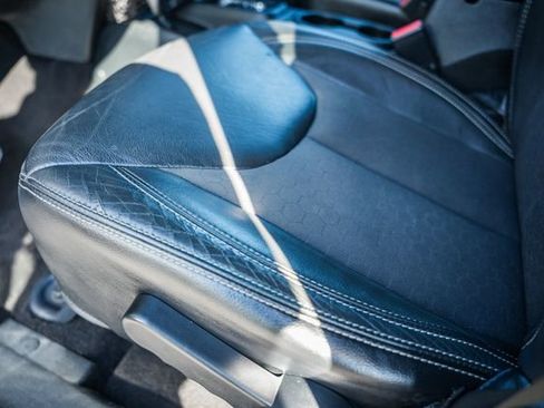 Used 2018 Jeep Wrangler Unlimited Sport image 35