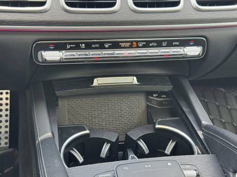 Used 2023 Mercedes-Benz GLS 450 4MATIC image 15