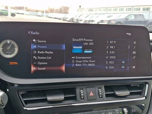 Used 2022 Lexus ES 300h 300h Luxury w/ Accessory Package image 17