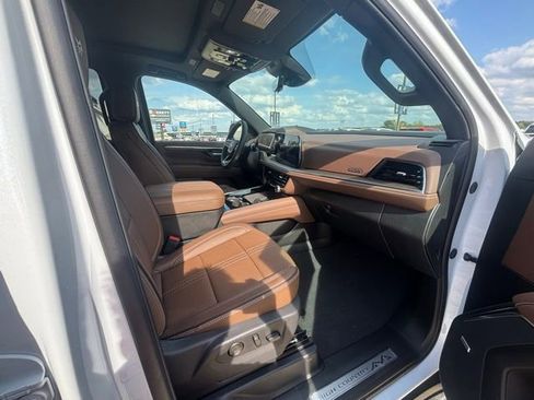 New 2026 Chevrolet Tahoe High Country w/ Sun And Tow Package AWD/4WD image 16