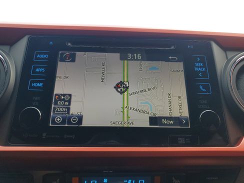 Used 2016 Toyota Tacoma 2WD Double Cab image 25