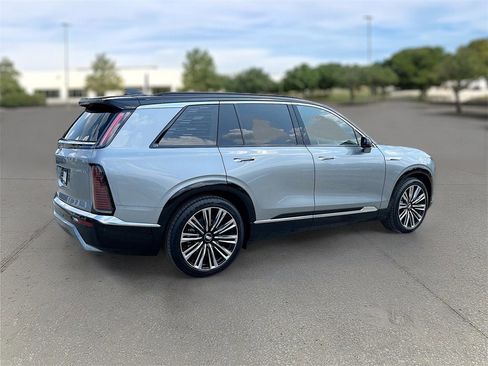 New 2026 Cadillac Vistiq Premium Luxury w/ LPO, Floor Liner Package image 7