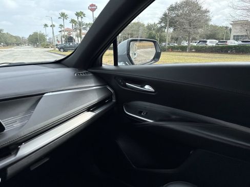 Used 2025 Cadillac XT4 Premium Luxury image 24