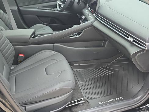 New 2026 Hyundai Elantra Limited FWD image 13
