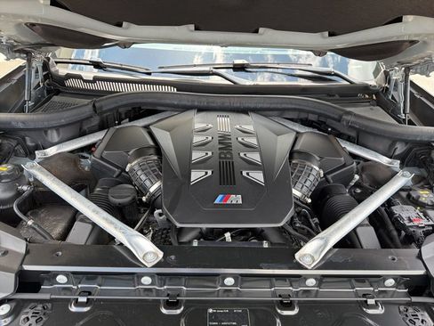 Used 2023 BMW X7 M60i AWD/4WD image 14