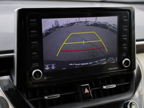 Used 2022 Toyota Corolla Cross XLE w/ Convenience Package image 14