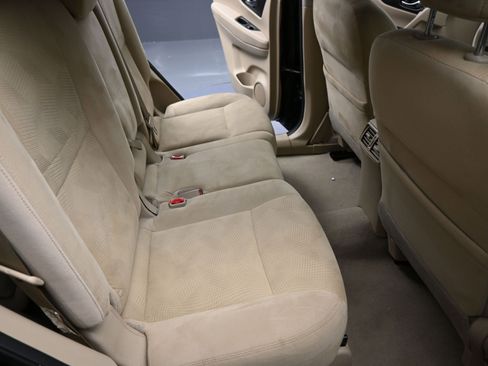 Used 2015 Nissan Rogue S w/ S Family Package image 19