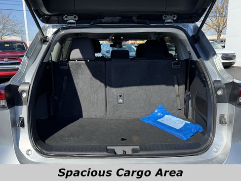 Used 2023 Toyota Highlander L image 13