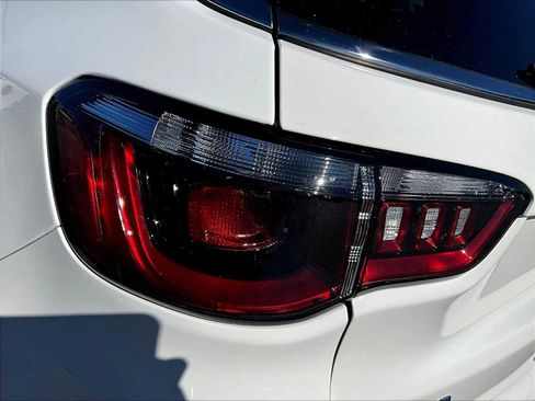 Used 2022 Jeep Compass Limited w/ Sun and Sound Group image 32