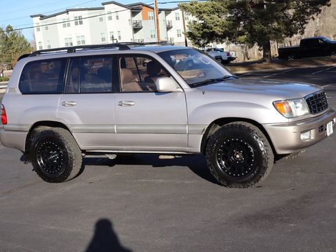 Used 1999 Toyota Land Cruiser image 2