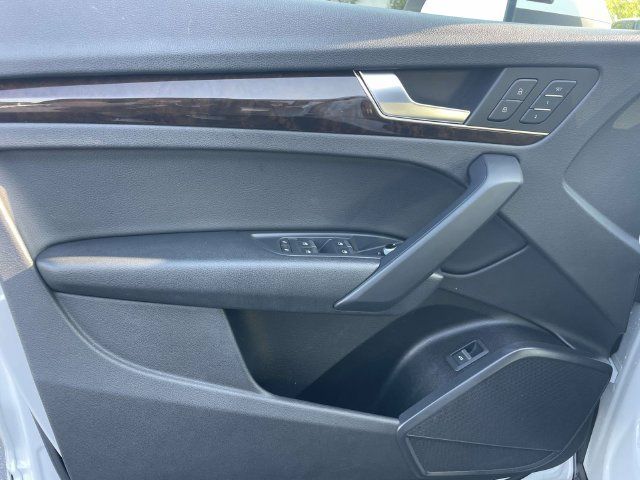 Used 2020 Audi Q5 2.0T Premium AWD/4WD image 15