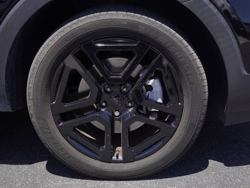 Used 2025 Kia Telluride EX X-Line AWD/4WD image 4