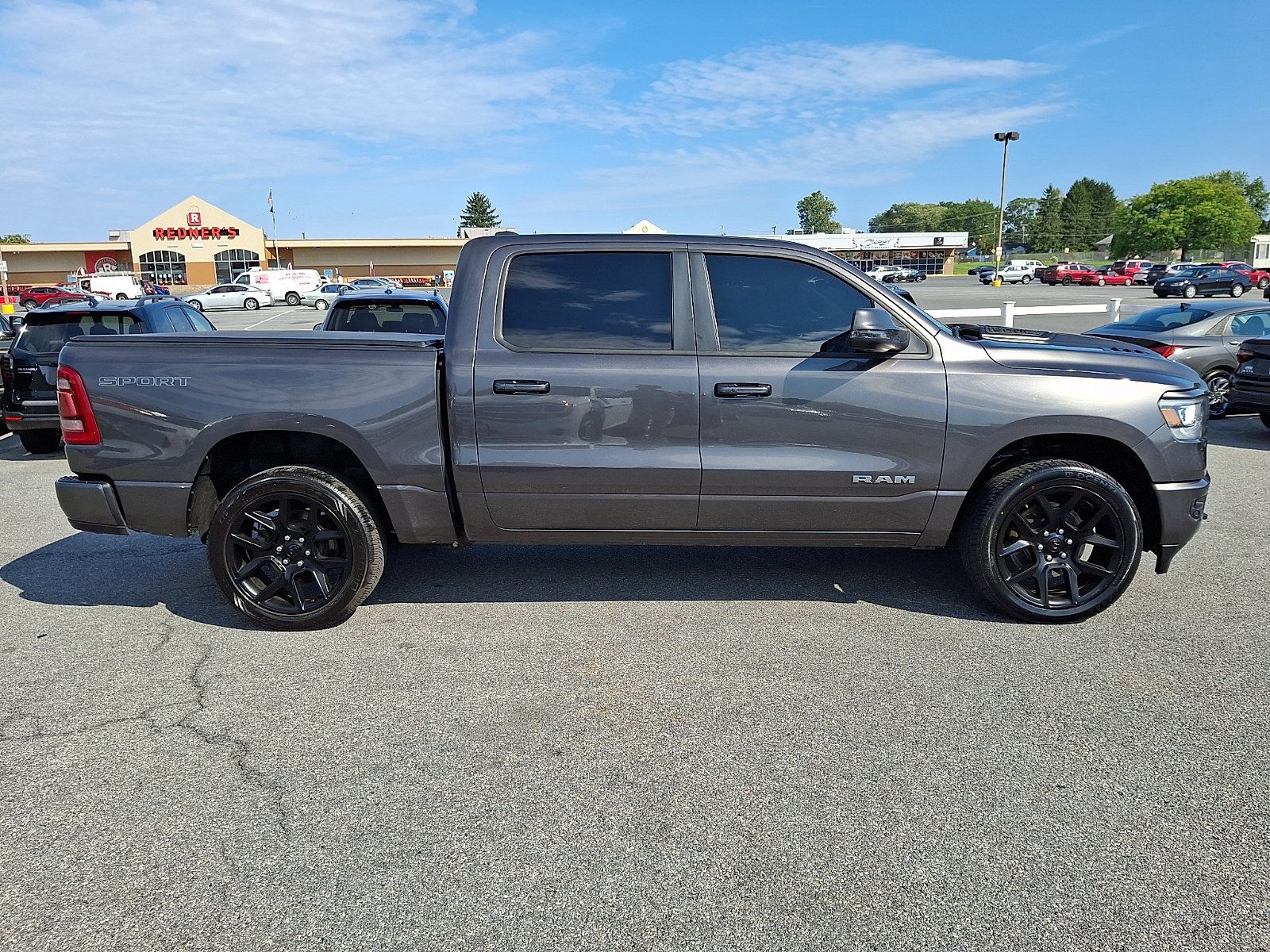Used 2023 RAM 1500 Laramie AWD/4WD image 7