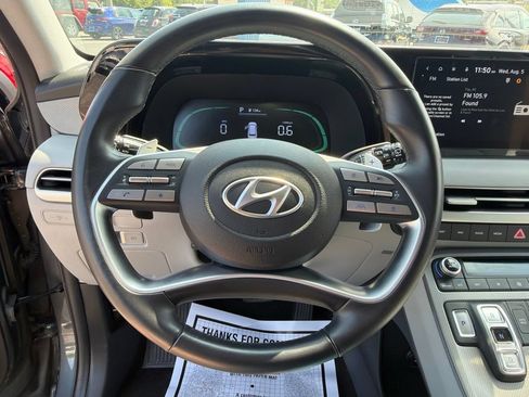 Used 2024 Hyundai Palisade SEL FWD image 18