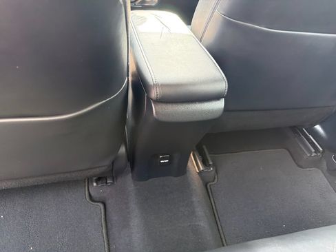 Used 2017 Toyota Prius Four FWD image 32