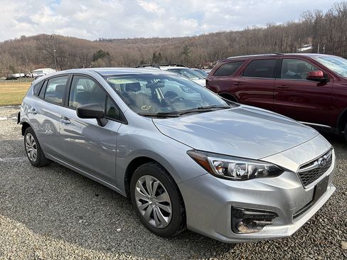 Used 2019 Subaru Impreza 2.0i image 2