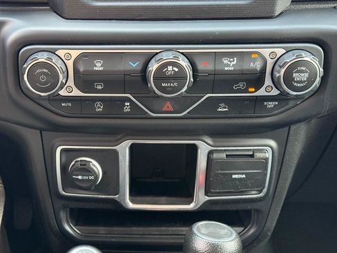 Used 2023 Jeep Wrangler Sport AWD/4WD image 13