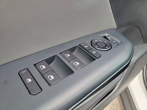 Used 2025 Kia K4 FWD image 20