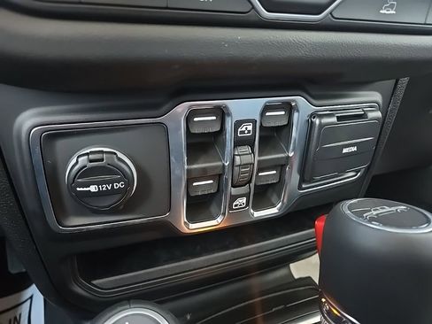 New 2026 Jeep Gladiator Sahara image 60