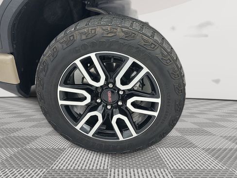 Used 2023 GMC Sierra 1500 AT4 w/ Technology Package image 30