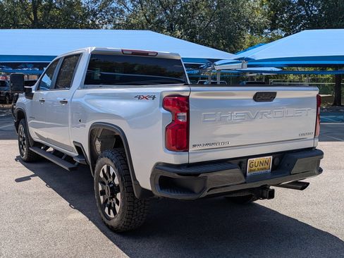 Used 2020 Chevrolet Silverado 2500 Custom w/ Custom Value Package AWD/4WD image 5