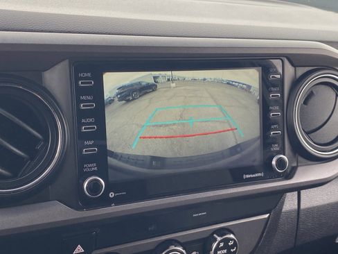 Used 2020 Toyota Tacoma TRD Sport w/ Technology Package image 27