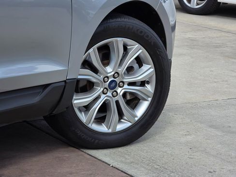 Used 2022 Ford Edge Titanium image 12