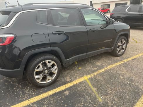 Used 2019 Jeep Compass Limited AWD/4WD image 17
