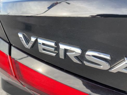 Used 2021 Nissan Versa SV image 9