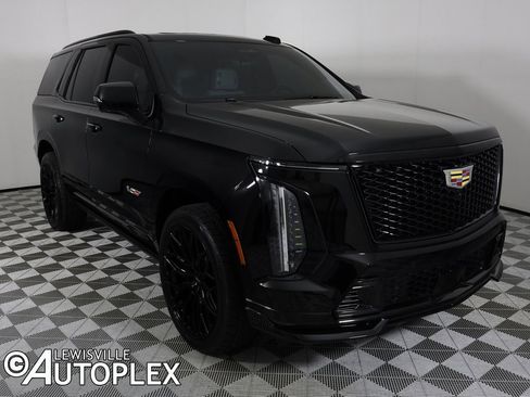 Used 2025 Cadillac Escalade V image 4