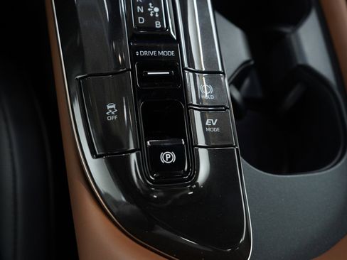 Used 2026 Toyota Crown Limited image 25