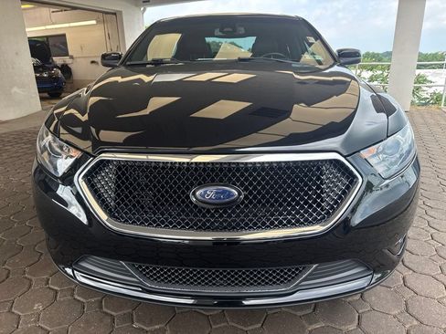 Used 2018 Ford Taurus SHO AWD/4WD image 2