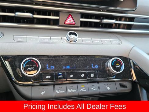 Used 2023 Hyundai Elantra SEL w/ Convenience Package FWD image 6