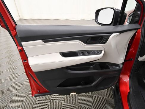 Certified 2025 Honda Odyssey EX-L image 13
