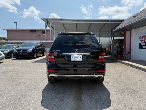 Used 2011 Mercedes-Benz ML 350 BlueTEC 4MATIC image 5