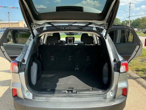 Used 2022 Ford Escape SE w/ Convenience Package FWD image 24