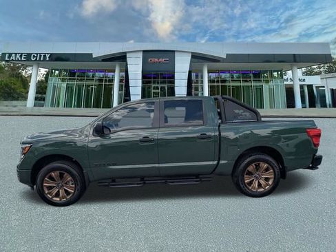 Used 2024 Nissan Titan SV w/ SV Bronze Edition Package RWD image 6