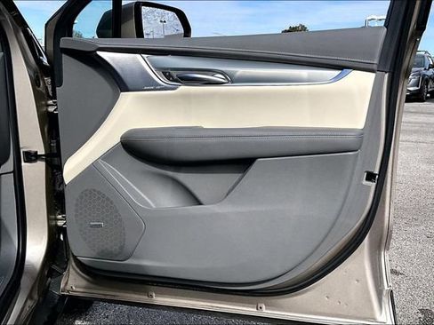 Used 2023 Cadillac XT5 Premium Luxury image 27