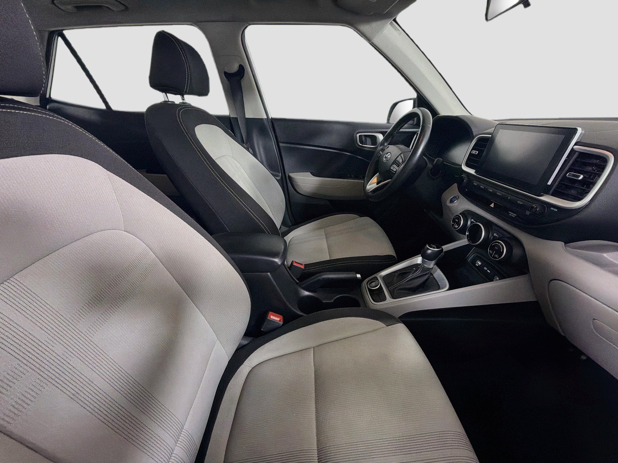 Used 2025 Hyundai Venue SEL FWD image 29