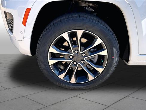 Used 2023 Jeep Grand Cherokee L Overland AWD/4WD image 10