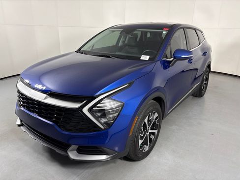 Used 2025 Kia Sportage EX FWD image 4