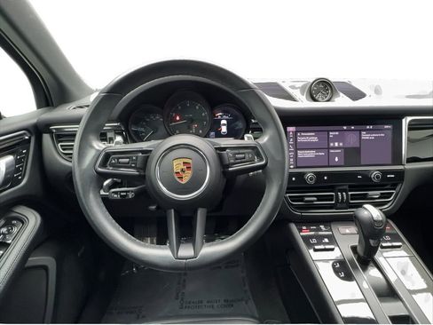 Used 2024 Porsche Macan Turbo AWD/4WD image 37