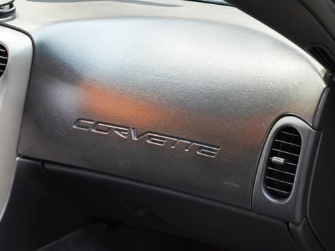 Used 2007 Chevrolet Corvette Coupe w/ Preferred Equipment Group RWD image 50