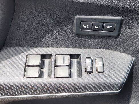 Used 2014 Toyota RAV4 Limited w/ Technology Package FWD image 28