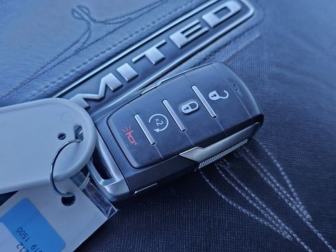 Used 2019 RAM 1500 Limited image 33