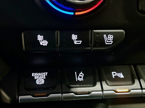 Used 2021 Chevrolet Silverado 2500 High Country image 21