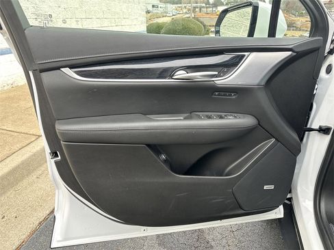 Used 2025 Cadillac XT5 Premium Luxury image 10