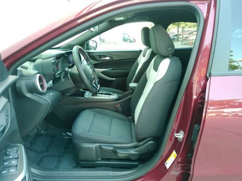 Used 2025 Chevrolet Trax RS w/ Driver Confidence Package FWD image 12